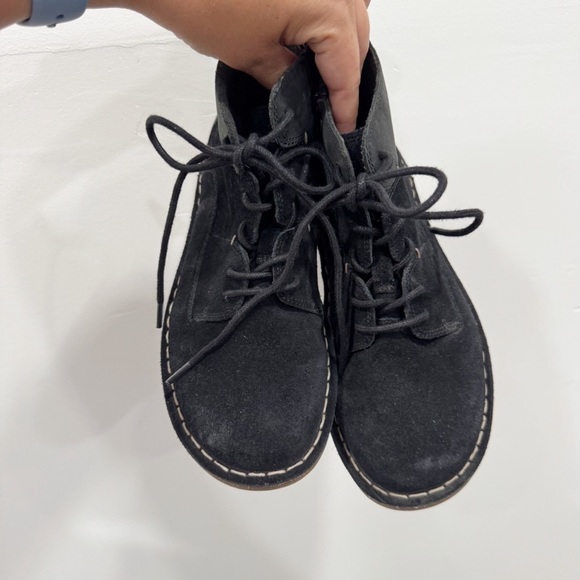 Clarks Collection Tamitha Key Lace-Up Ankle Boots Suede Leather Black Size 6.5 - Picture 4 of 10